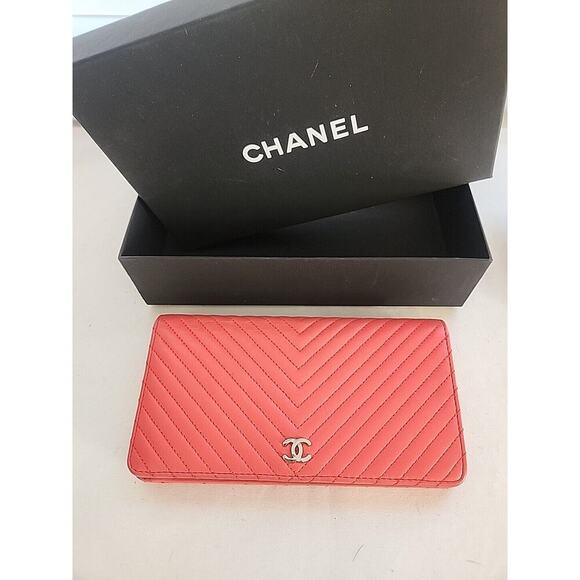 CHANEL Classic Long Flap Bifold Wallet Lamb Skin Authentic HTF Pink - Picture 1 of 12